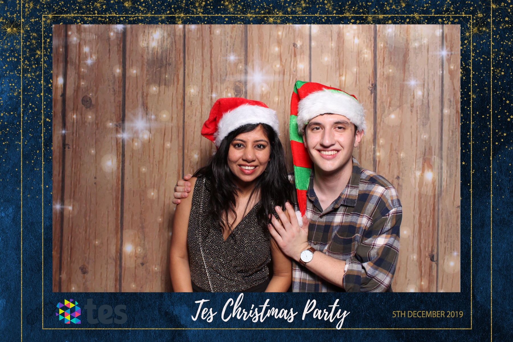 Tes Christmas party  | View more photos from the event at gallery.magicimages.uk/u/MagicImages/Tes-Christmas-party